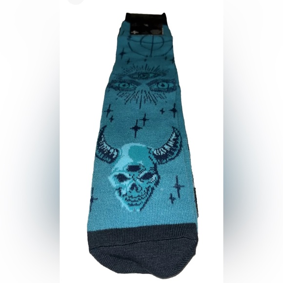 The Exorcist Believer Crew Socks 2 Pair Men's 6.5-12 Gray Blue Horror Movie NEW! - Picture 9 of 10